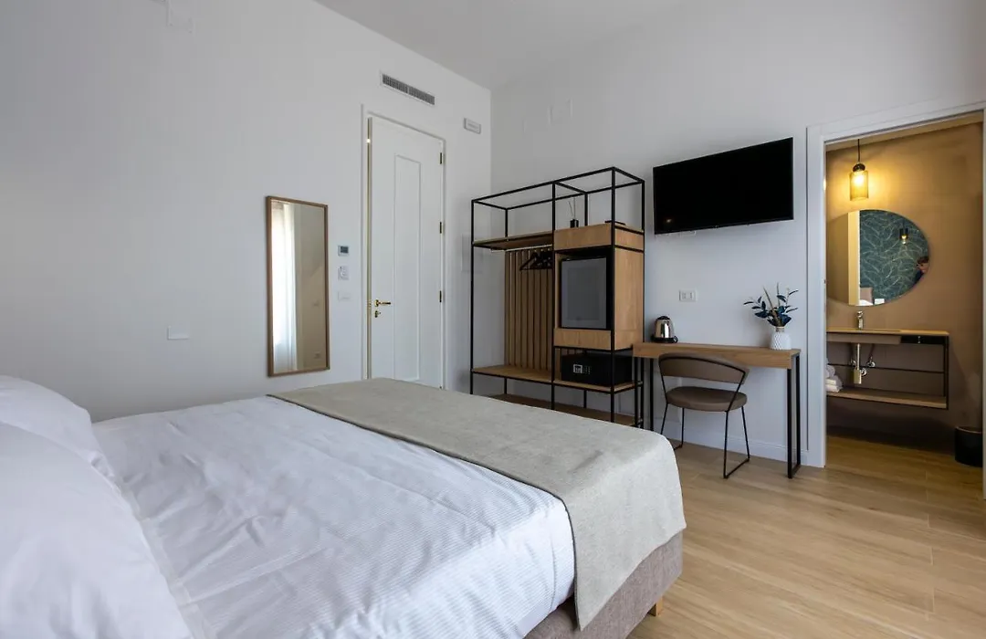 Le Gemme di Cavour Luxury Rooms-1