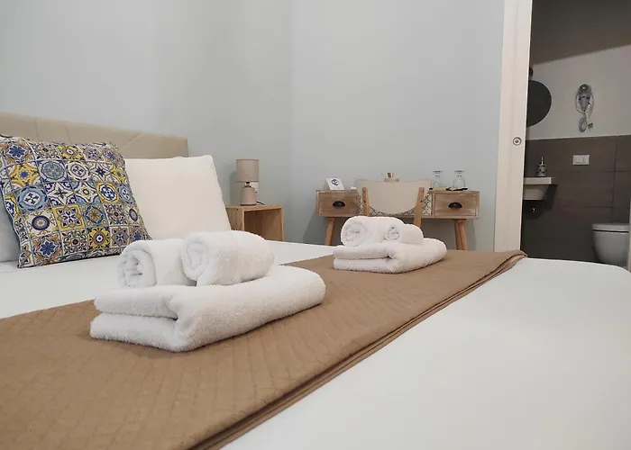 Charme Rooms Palermo-By E&K